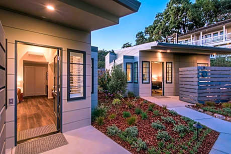 King Room with Garden View