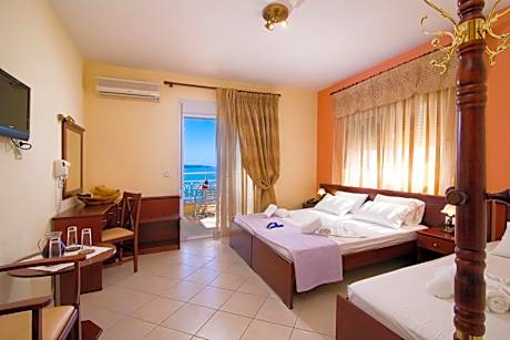 Standard Triple Room with Sea View