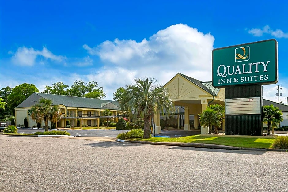 Quality Inn & Suites Near Lake Eufaula