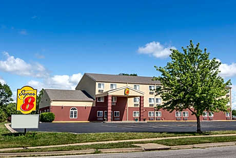 Super 8 by Wyndham Ottawa