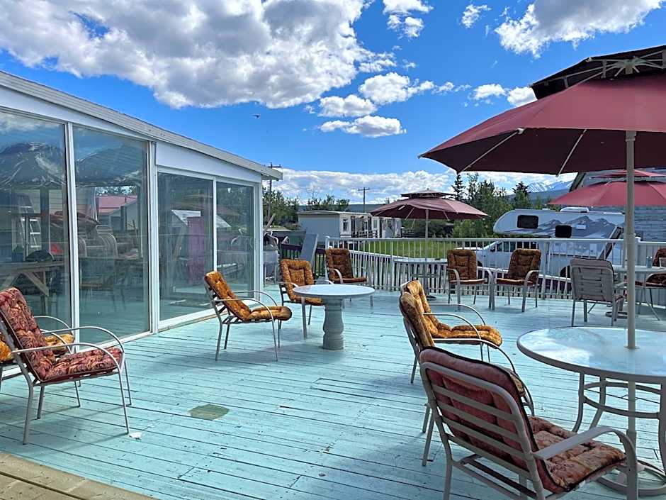 Kluane Park Inn