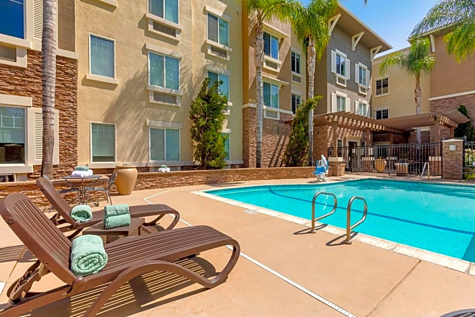 Comfort Inn & Suites Near Ontario Airport