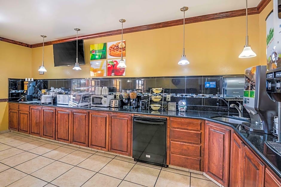 Econo Lodge Lubbock I-27