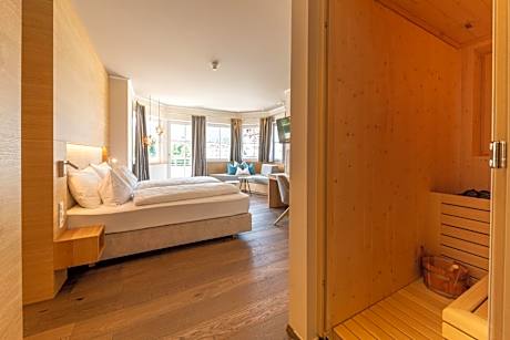 Suite with Sauna