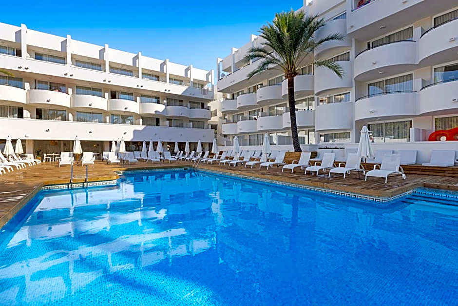 Palmanova Beach Apartments by TRH