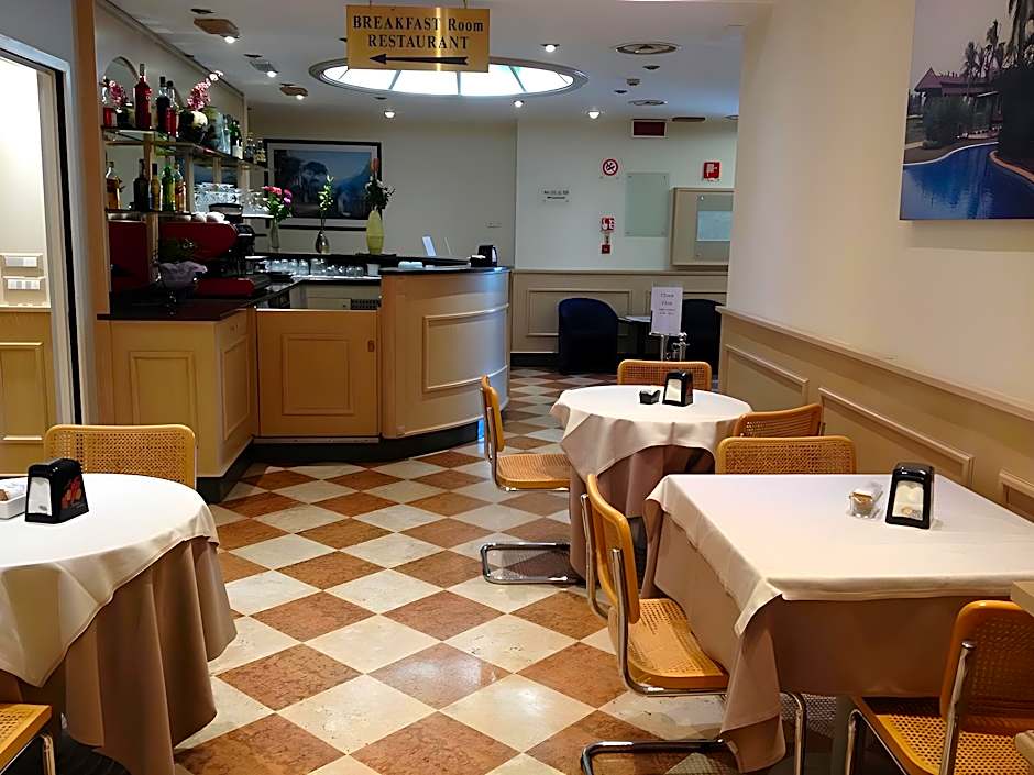 Hotel Floris