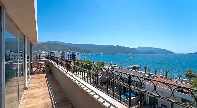 Aurasia Sea Side Hotel