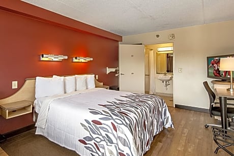 Standard Twin Room - Disability Access/Roll-In Shower Smoke Free