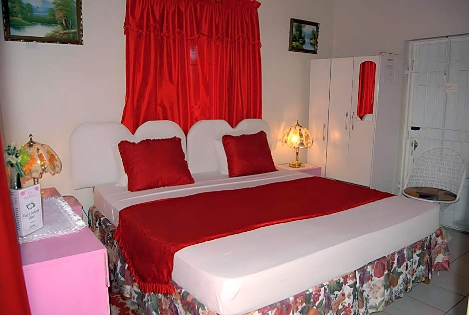 Pink Hibiscus Guest House