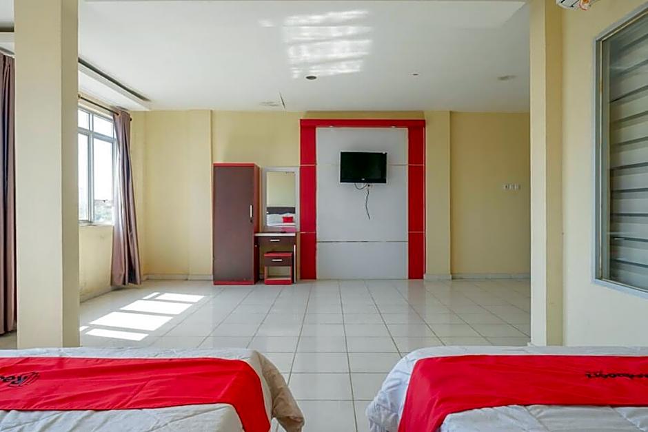 RedDoorz @ Losari Area 2 Makassar