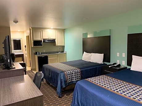 Two Beds with Kitchenette - Nonsmoking