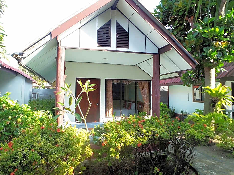 Photo 1 of 18 of Bungalow, Pool View