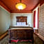 1886 Crescent Hotel and Spa