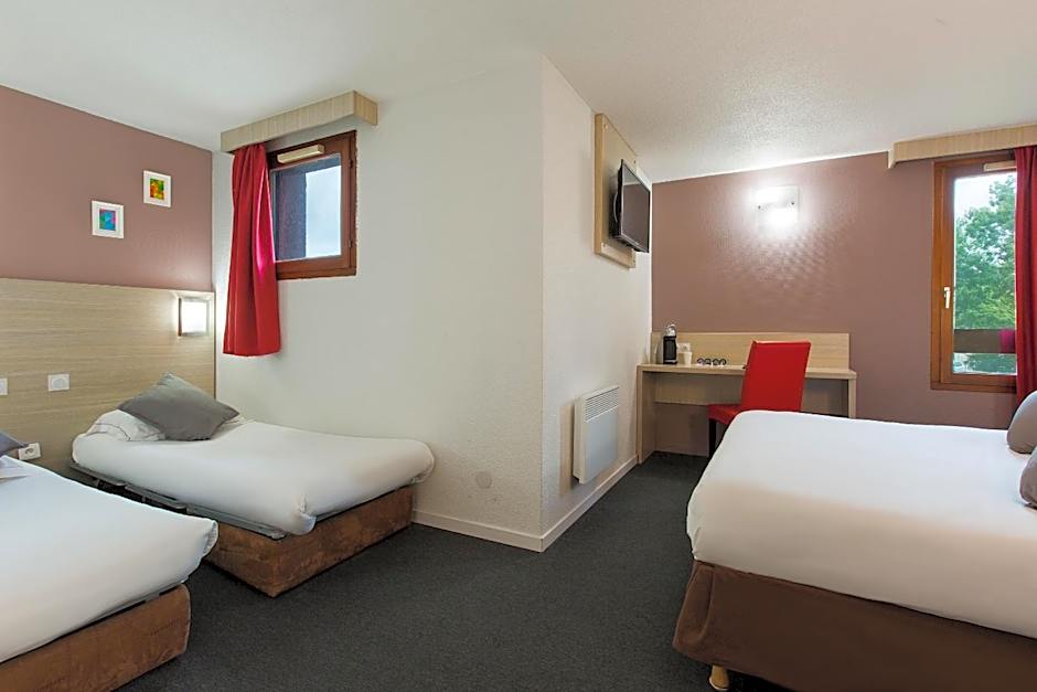 Photo 1 of 12 of Quadruple Room
