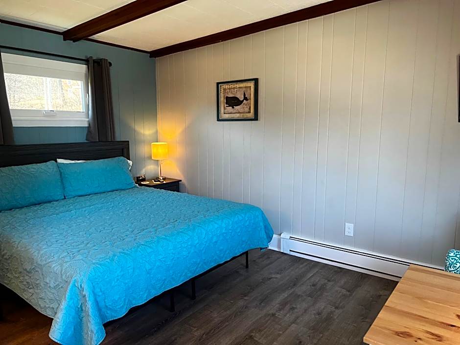 Claddagh Motel & Suites