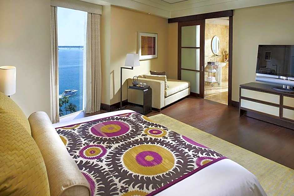 Photo 1 of 5 of Premier 1 King Bed Suite, Bay View
