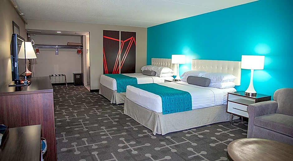 Howard Johnson Hotel by Wyndham by the Falls Niagara Falls