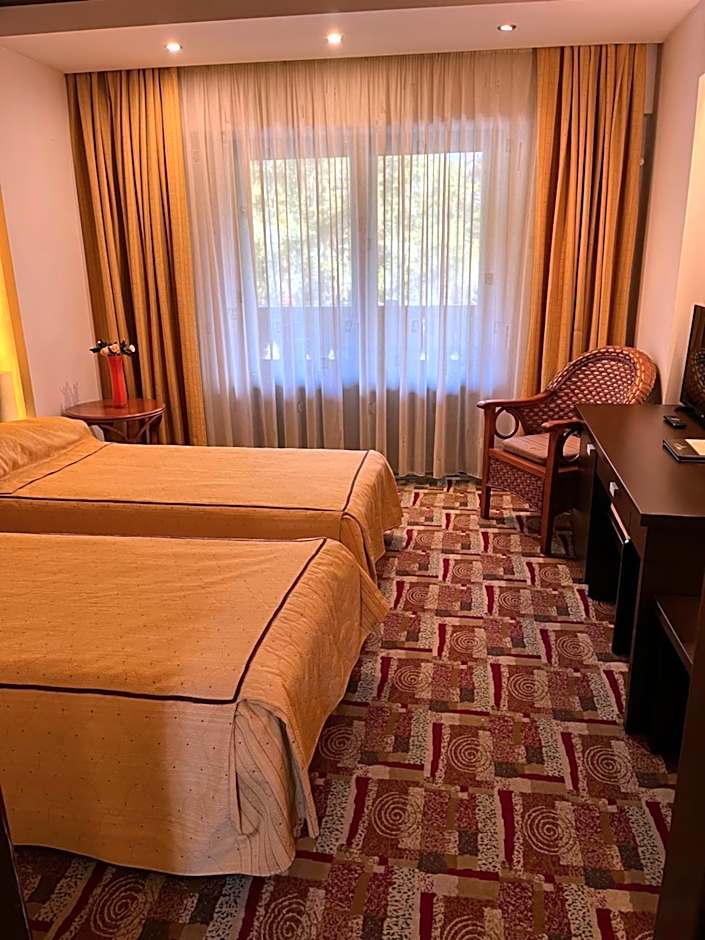 Casa Iris-Hotel & Restaurant