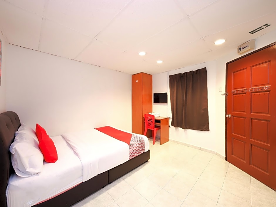 Hotel O Azimaju Guesthouse