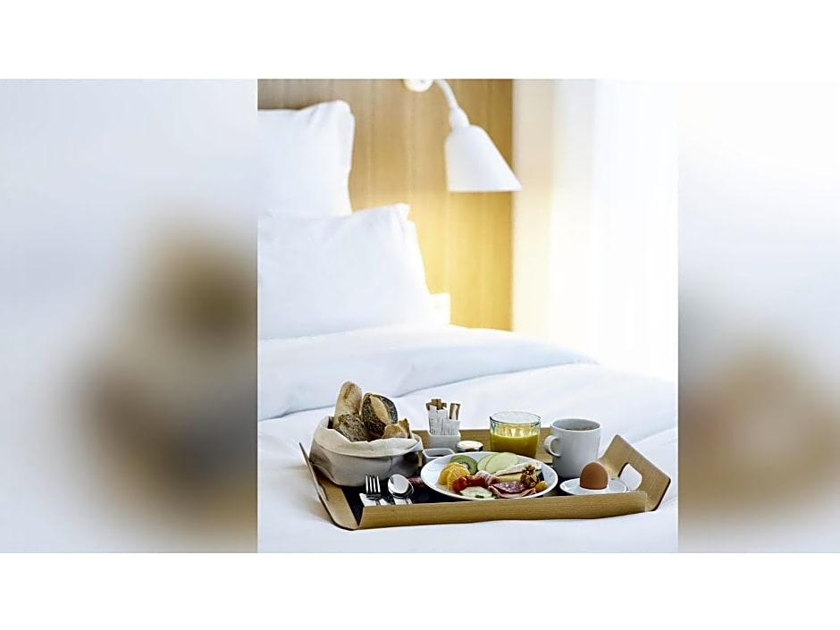 9Hotel Republique