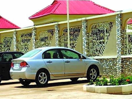 Choice Gate Hotel and Suites