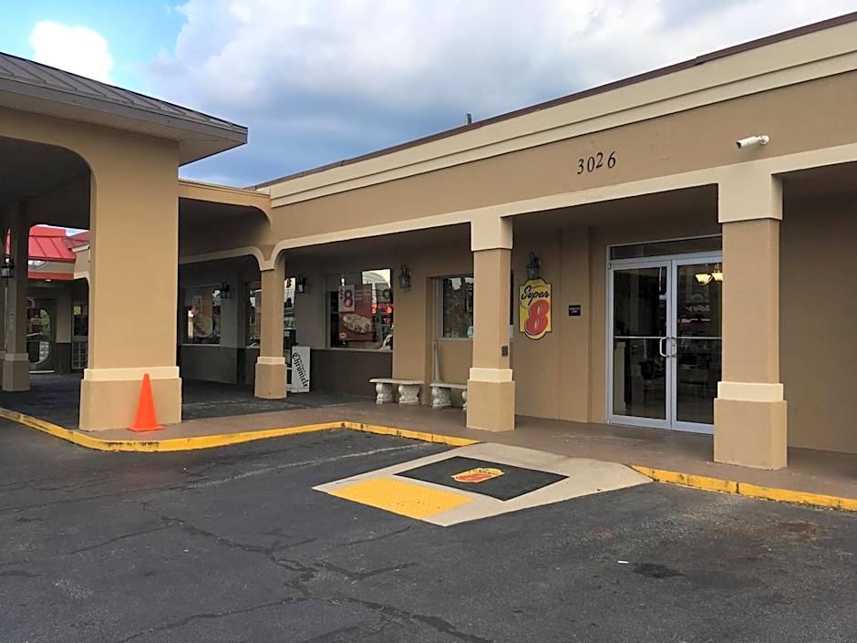 Super 8 by Wyndham Augusta