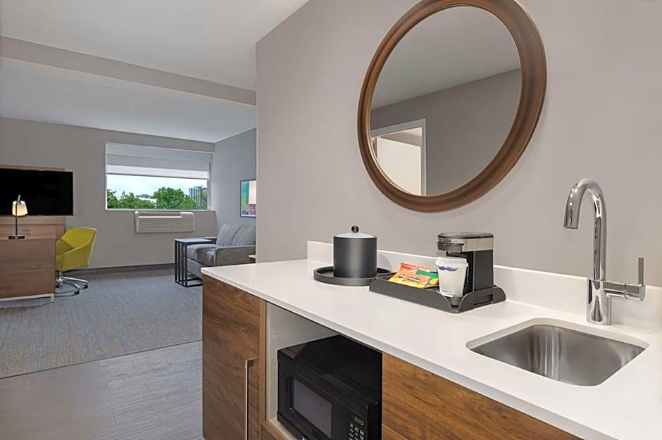 Hampton Inn & Suites by Hilton Toronto Downtown