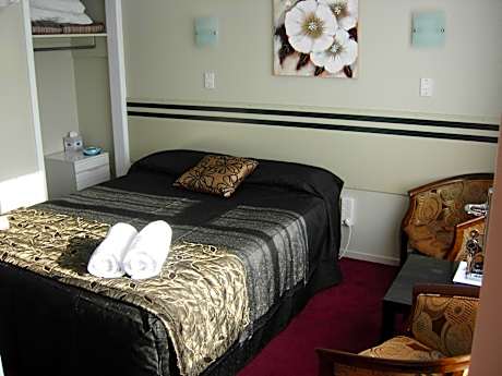 Standard Queen Suite