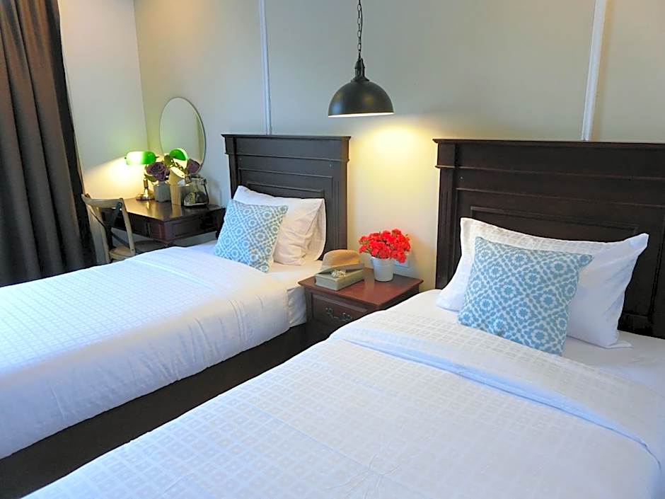 Bloom Boutique Hotel & Cafe