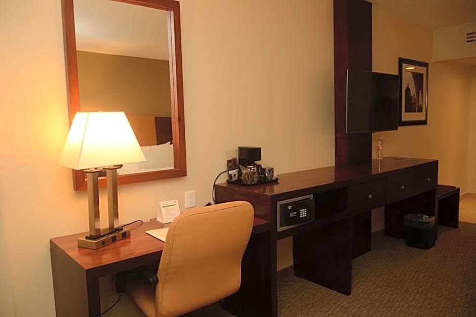 Holiday Inn Hotel & Suites Hermosillo Aeropuerto By IHG