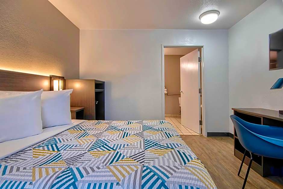 Studio 6 Albuquerque NM Midtown