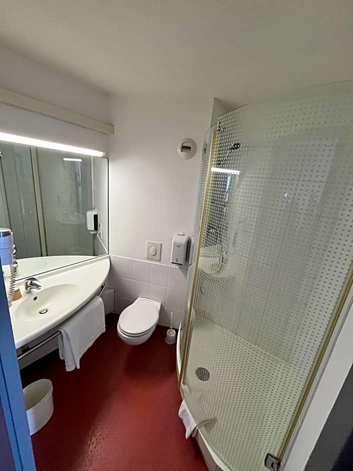 Brit Hotel Confort Montauban
