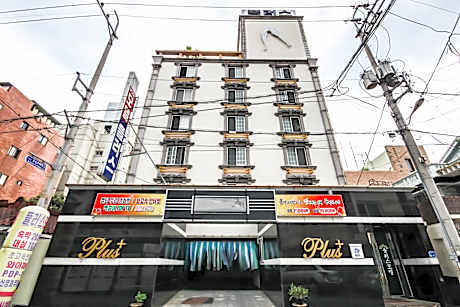 Plus Motel