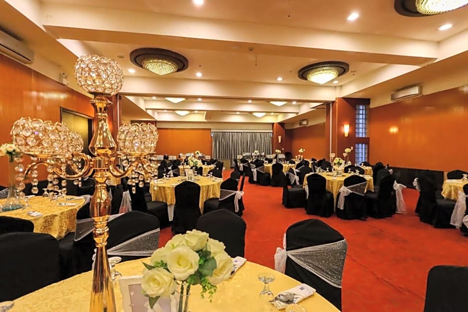 Paseo Premiere Hotel