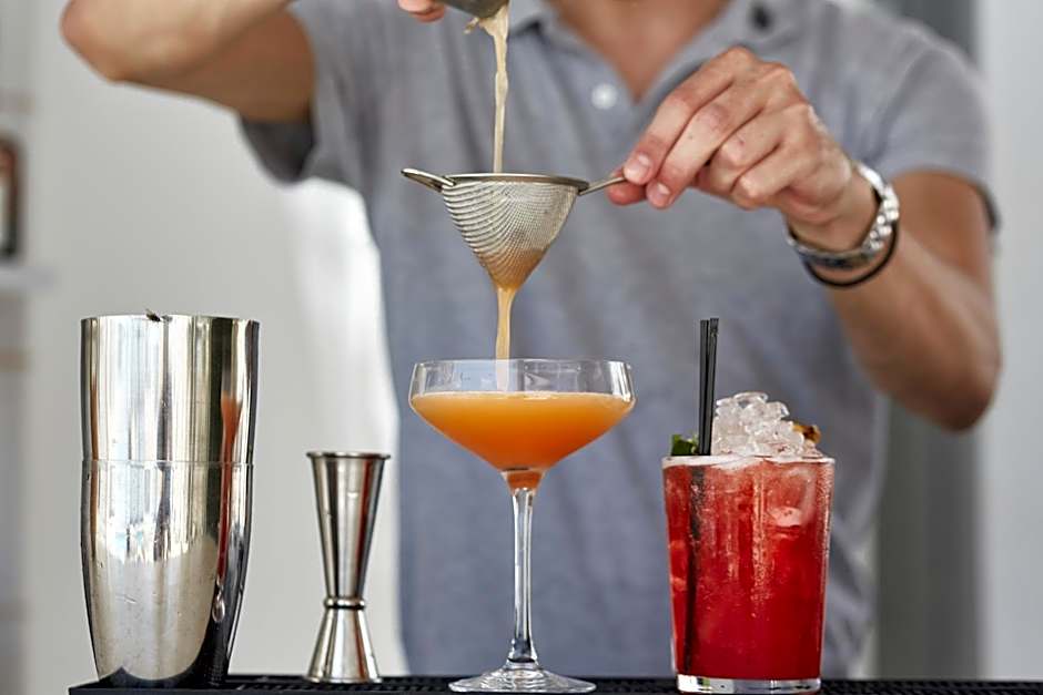 Mr and Mrs White Paros