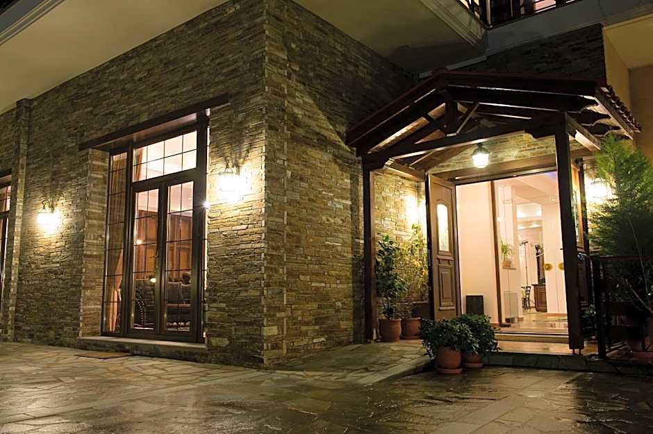 Dellas Boutique Hotel