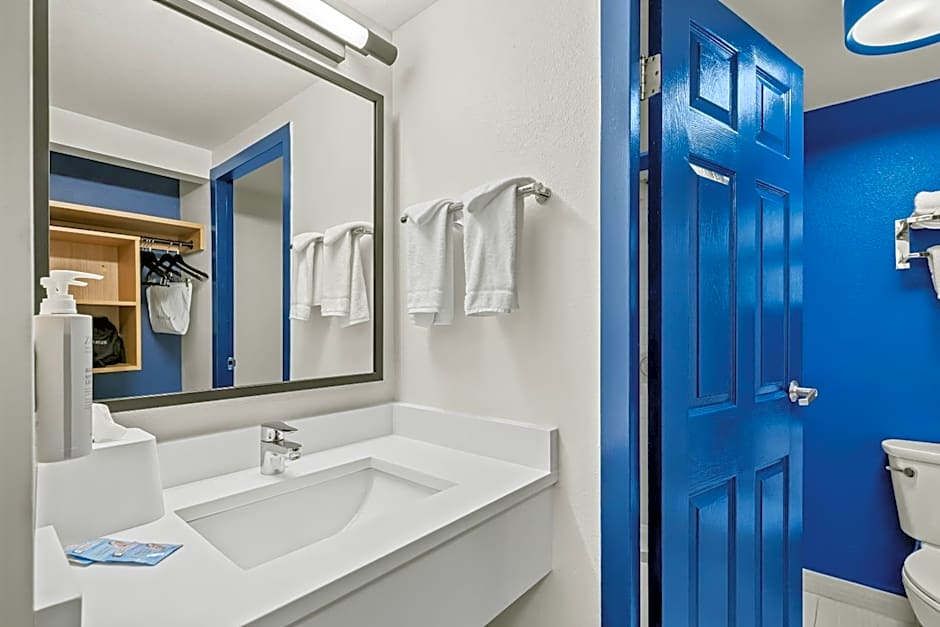 Spark by Hilton Macon North