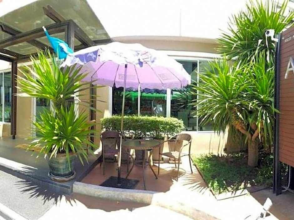 April Suites Pattaya