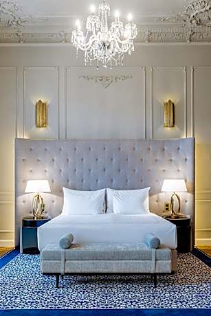 Riverside - Classic Suite front view with Wellness Access