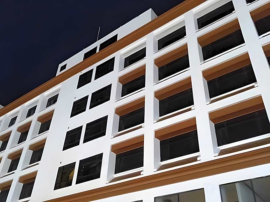 Grand Phranakhon Hotel