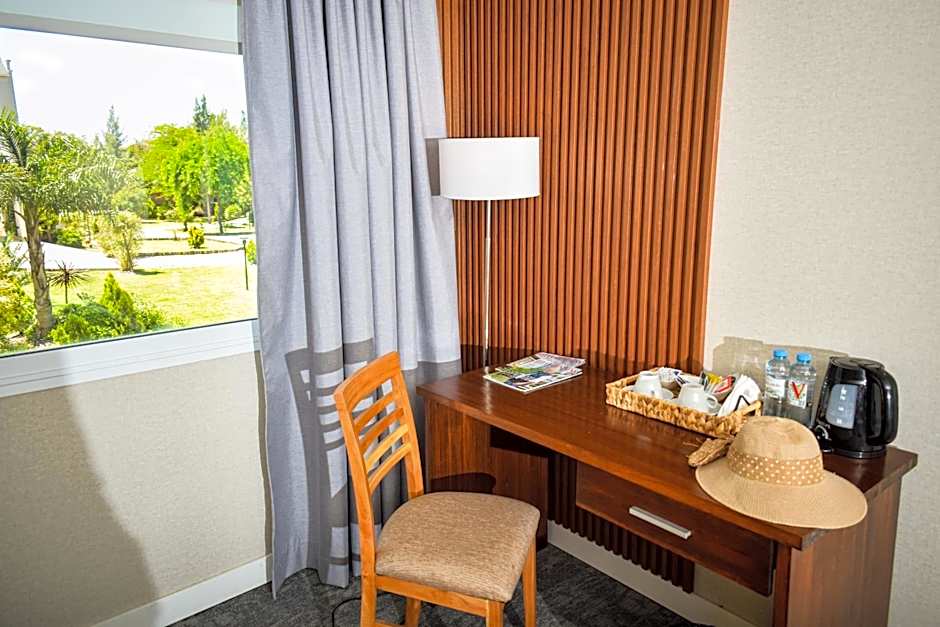 Howard Johnson Plaza & Convention Center Spa La Plata