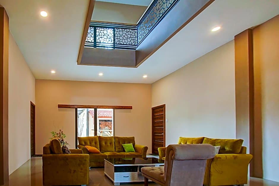 Capital O 90070 Giri Palma Hotel & Villas