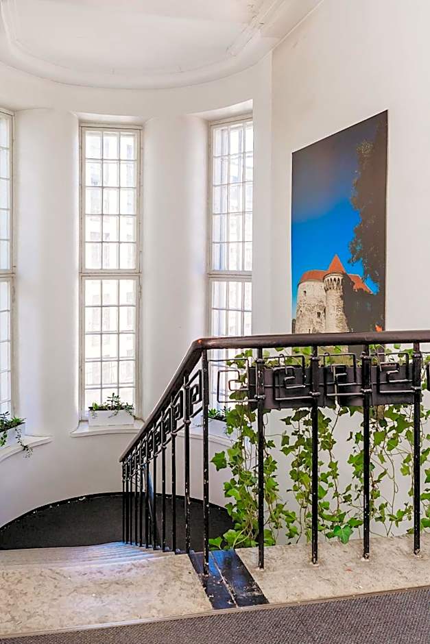 16eur - Fat Margaret's