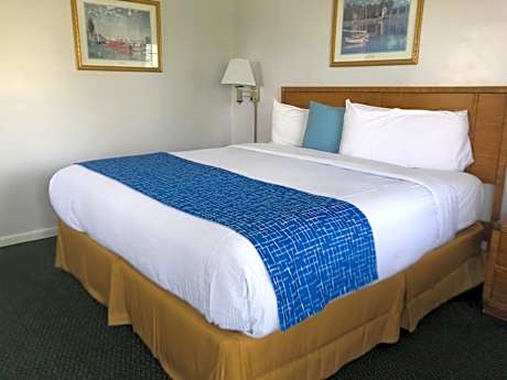 Queen Room - Non-Smoking