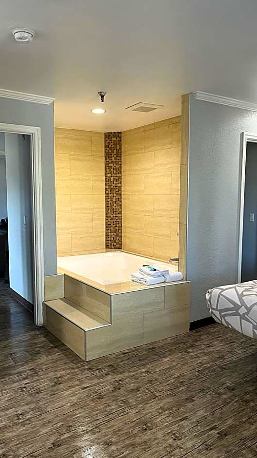 Laguna Inn and Suites