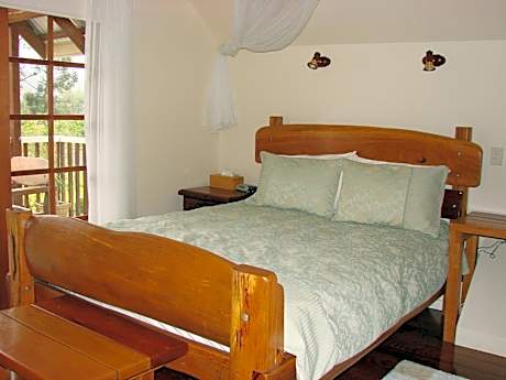 Queen Room with Garden View