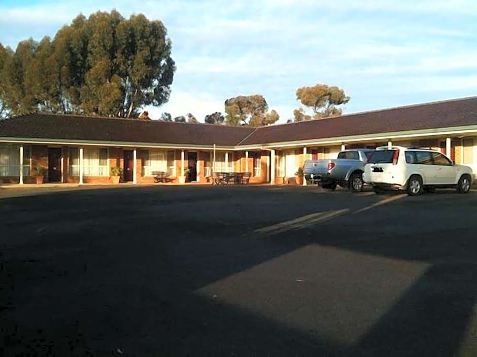 Cobar Town & Country Motor Inn