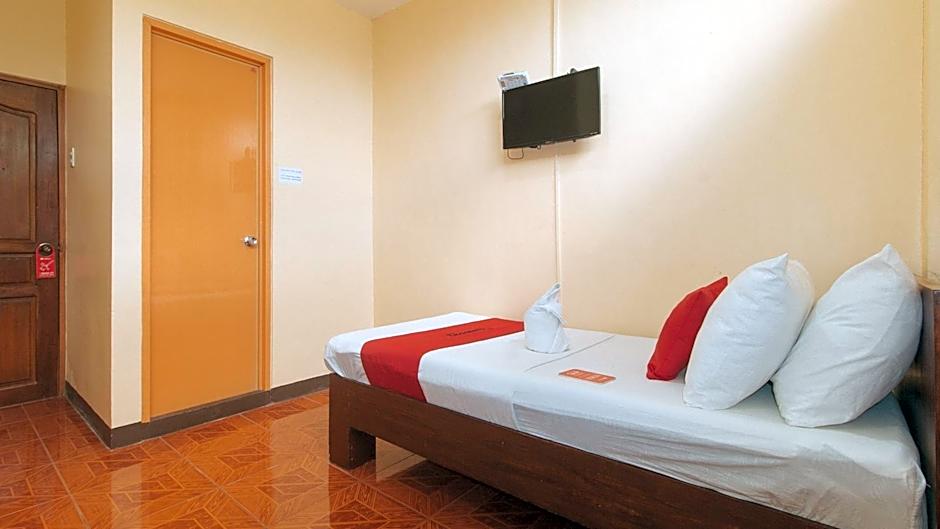 RedDoorz at Casa Buena Dormitel Davao City