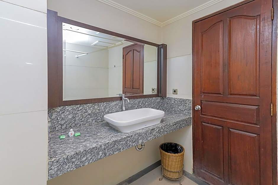 Urbanview Hotel Taman Suci Denpasar Bali