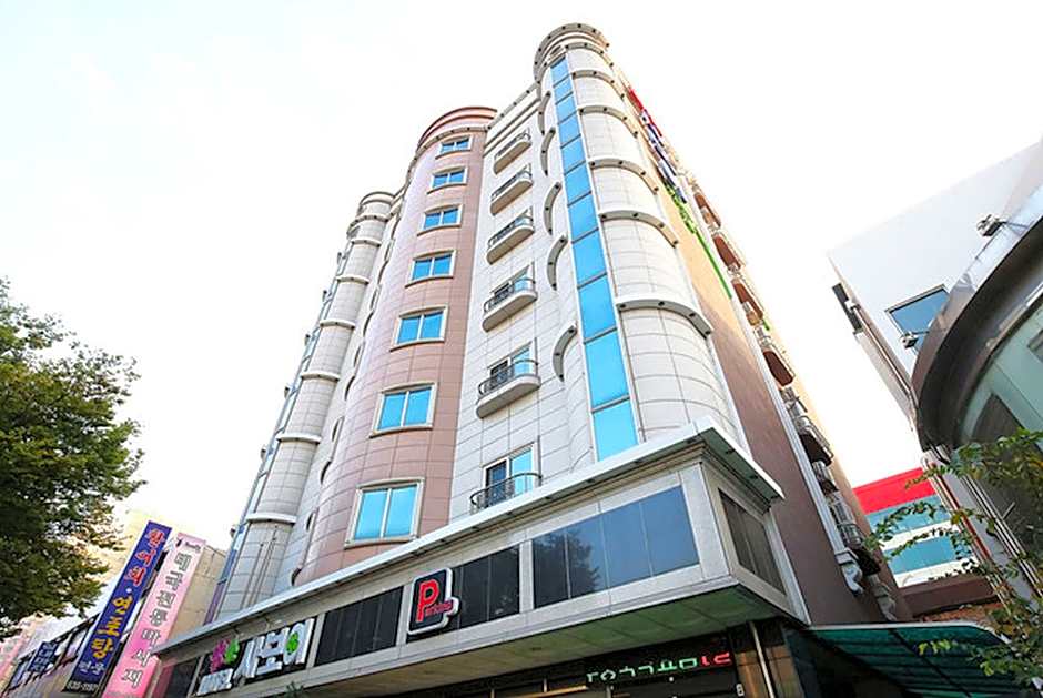 Daejeon Yongjeon Savoy – Daejeon, FL